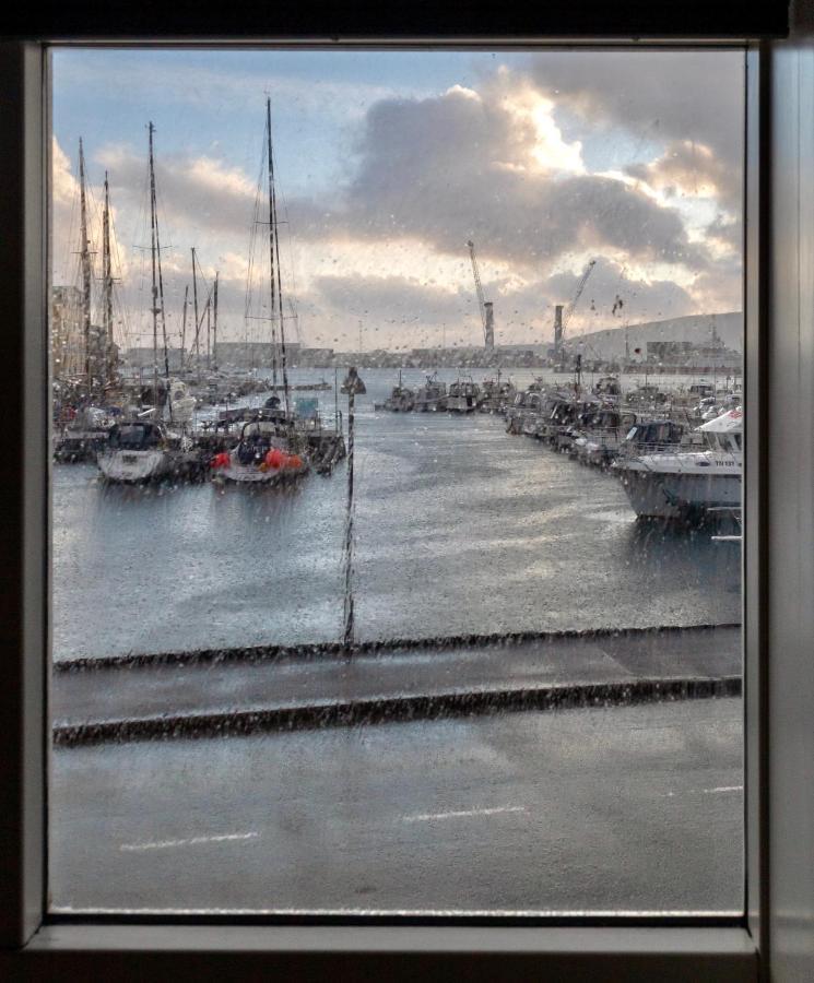 Guesthouse At The Boat Harbour Tórshavn Eksteriør bilde