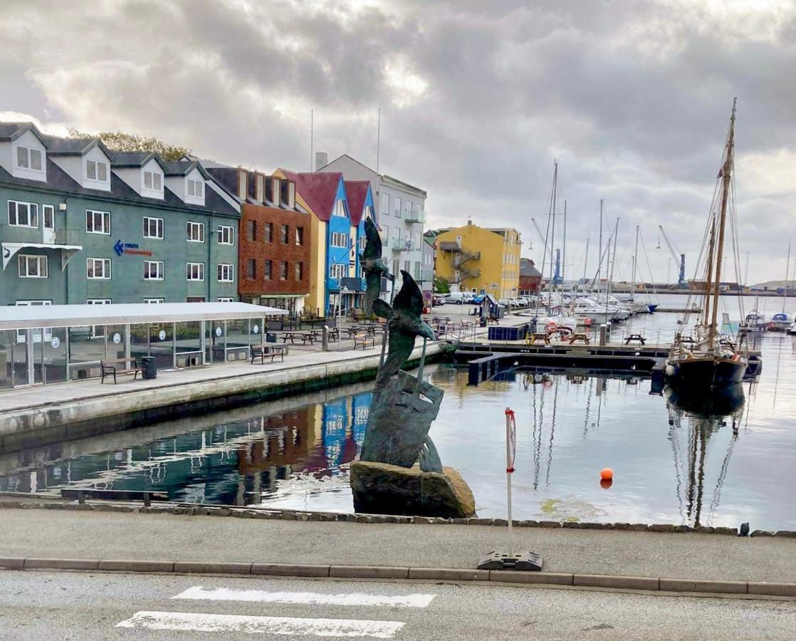 Guesthouse At The Boat Harbour Tórshavn Eksteriør bilde