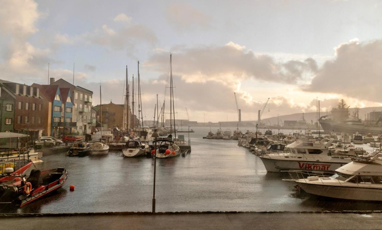 Guesthouse At The Boat Harbour Tórshavn Eksteriør bilde